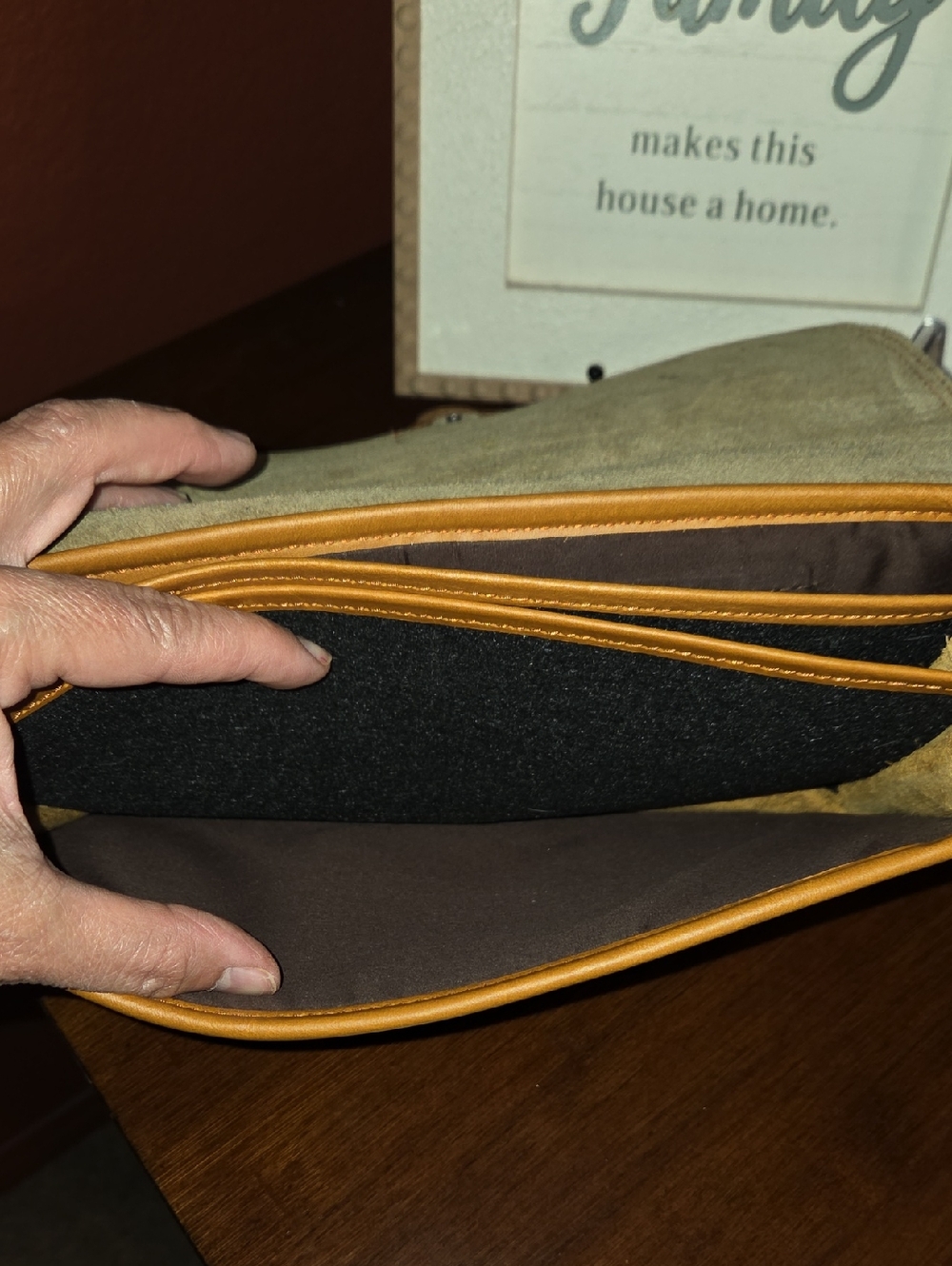 Handcrafted Genuine Leather Crossbody/ Clutch - Picture 13 of 16